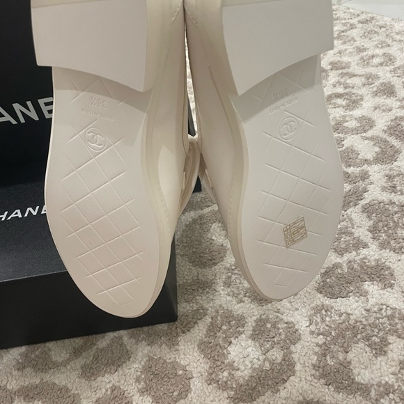 Chanel Turn Lock loafers NIB, comes with receipt  box and dust bags 38.5 - Picture 6 of 6